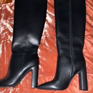 Knee high leather boots size 6, never worn
